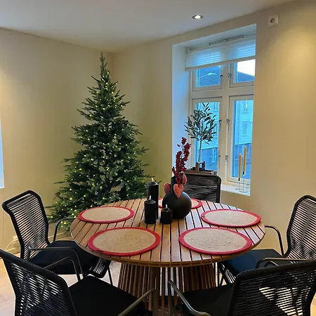 A Place To - Free Parking Apartment