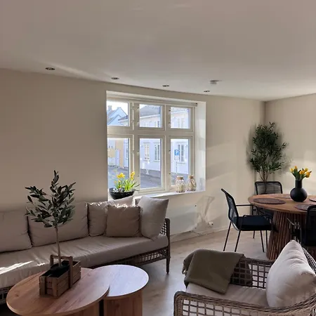 Apartment A Place To - Free Parking *