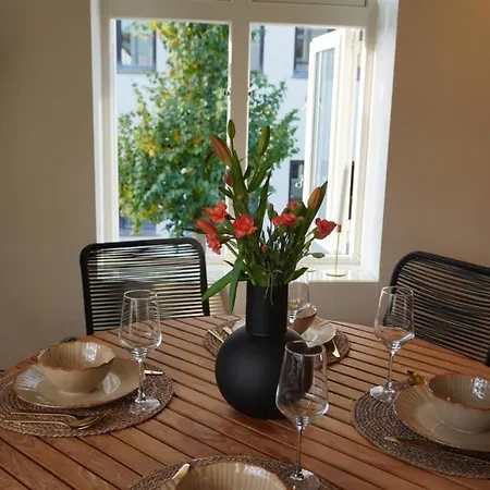 A Place To - Free Parking Appartamento