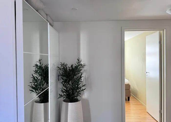 A Place To - Free Parking - 5